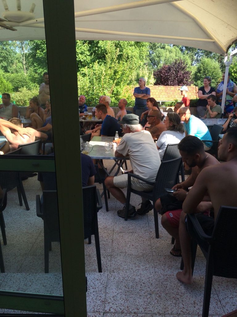 Kijken op de camping naar Frankrijk - Argentinië 